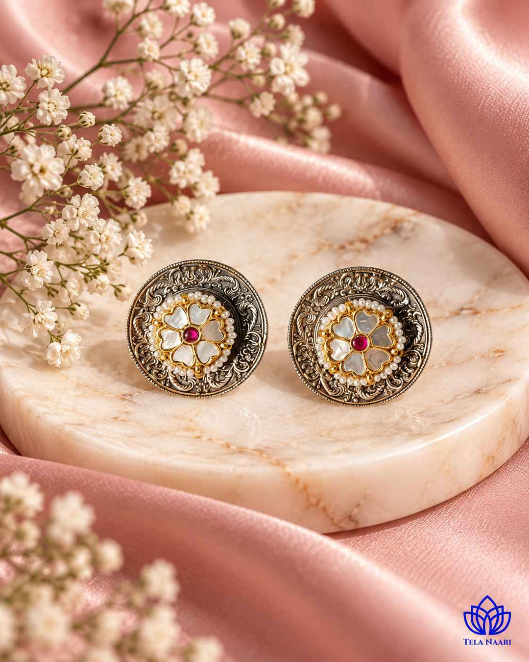 Neelu Dual Tone Pachi Kundan Stud Earrings