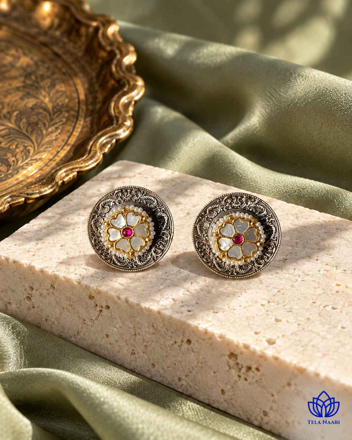 Neelu Dual Tone Pachi Kundan Stud Earrings