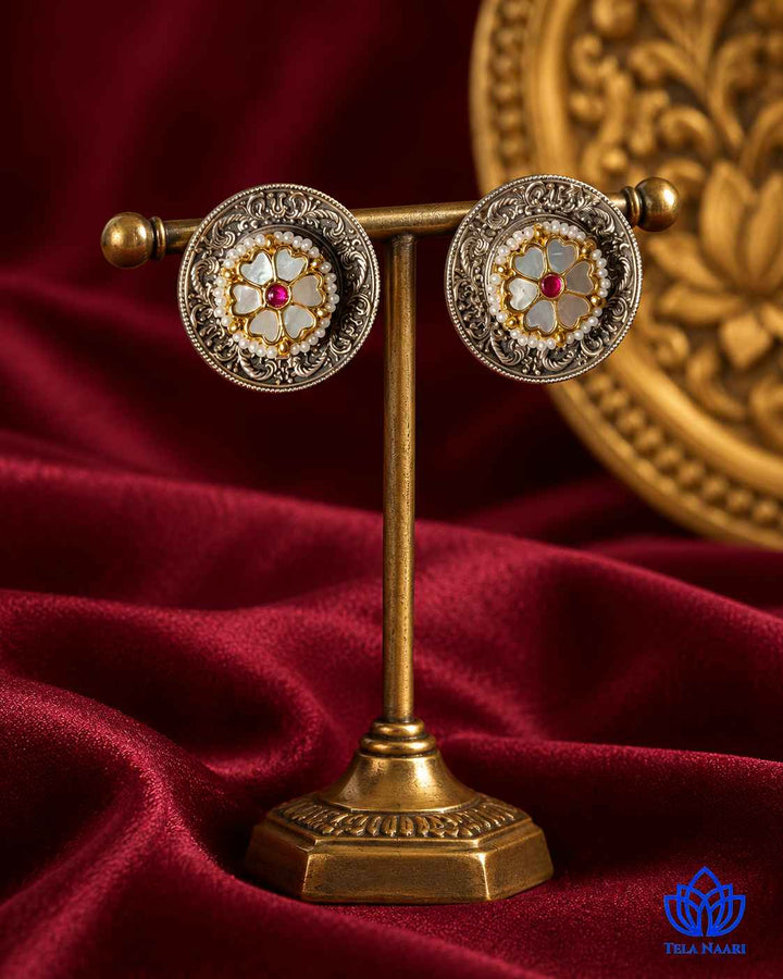 Neelu Dual Tone Pachi Kundan Stud Earrings