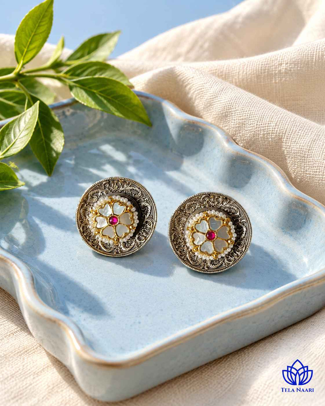 Neelu Dual Tone Pachi Kundan Stud Earrings