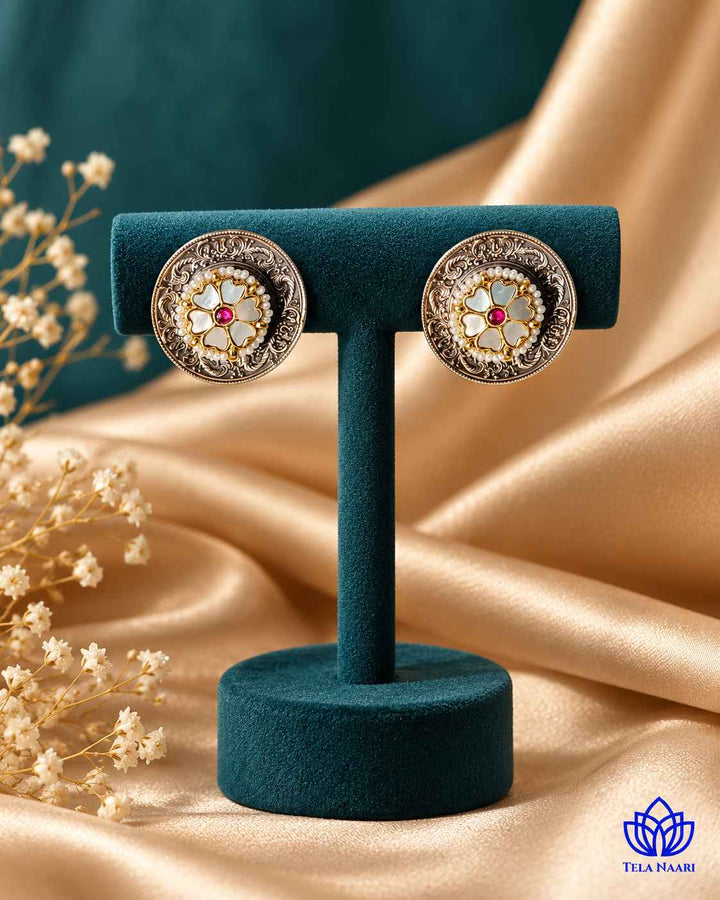 Neelu Dual Tone Pachi Kundan Stud Earrings