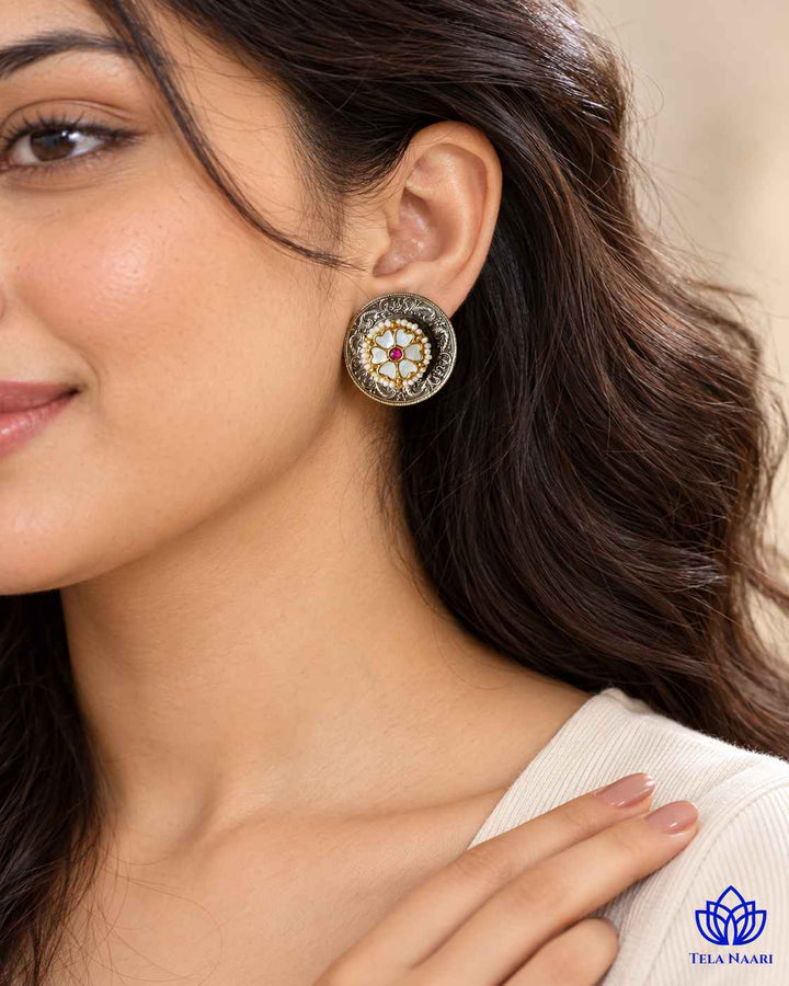 Neelu Dual Tone Pachi Kundan Stud Earrings