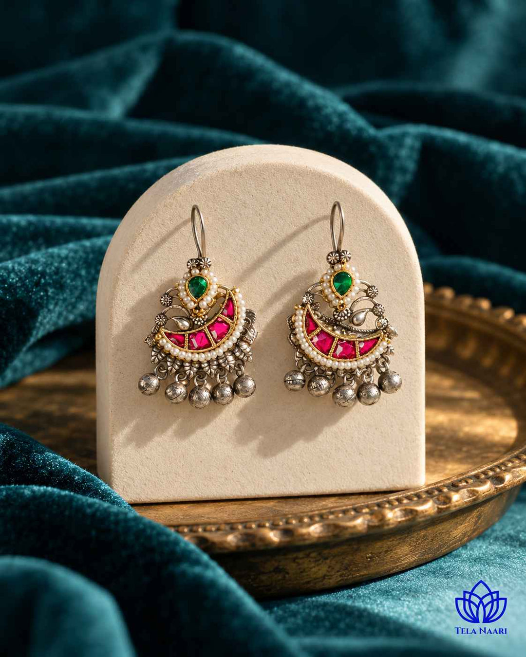 Kiranjeet Pachi Kundan Fusion Dual Tone Hook Earrings