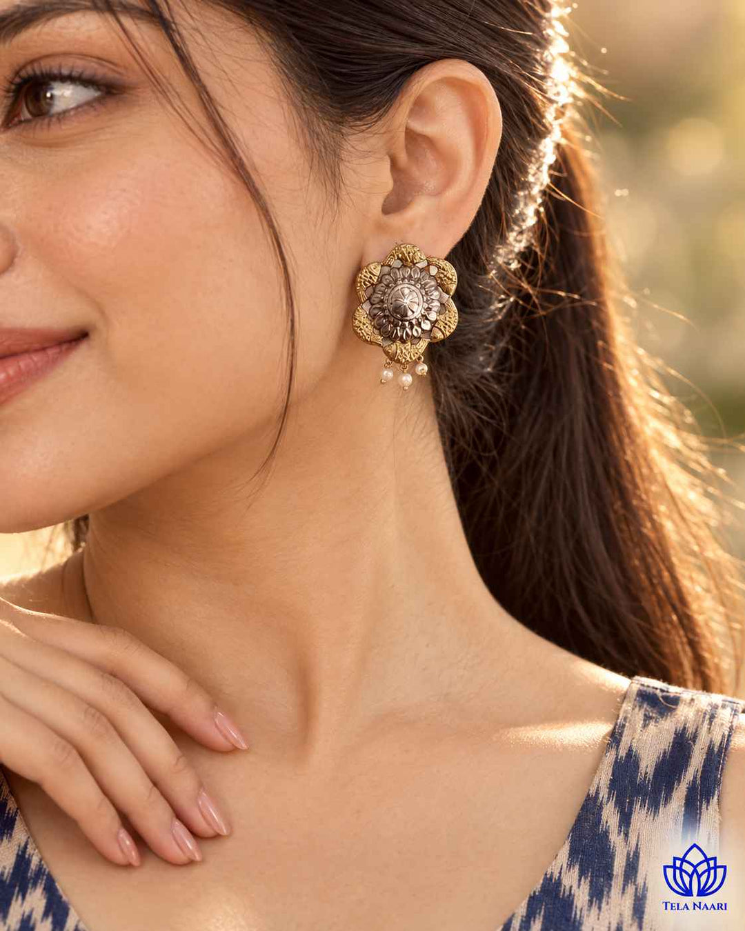 Vineeta Dual Tone Stud Earrings
