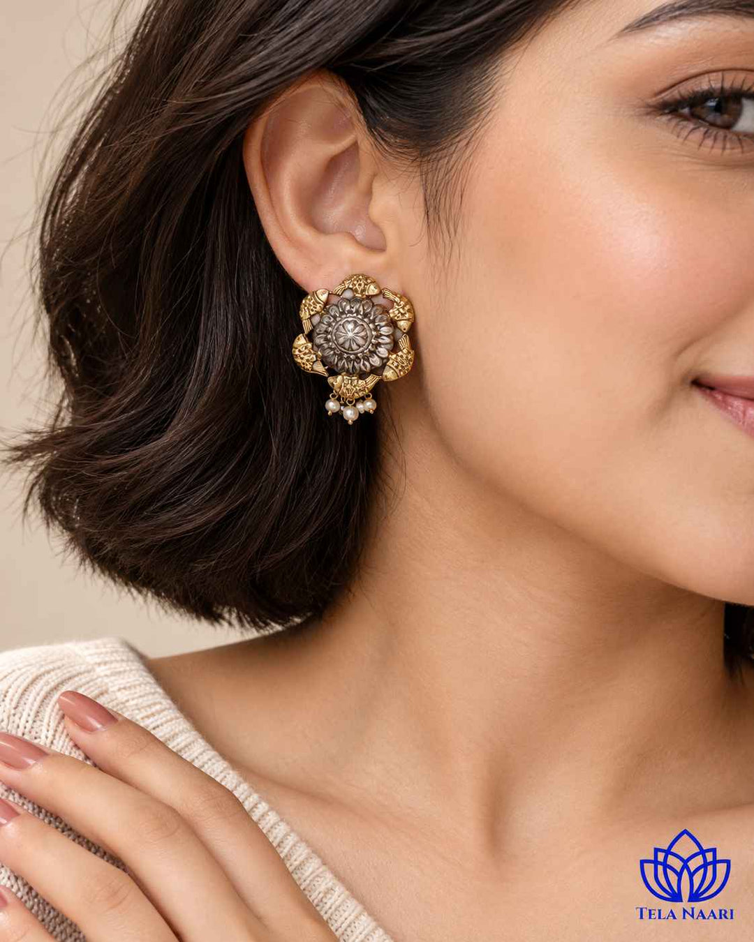 Vineeta Dual Tone Stud Earrings