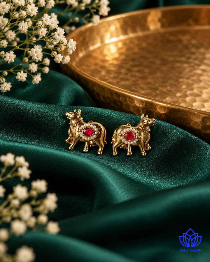 Nandi Dual Tone Fushion Pachi Kundan Stud Earrings