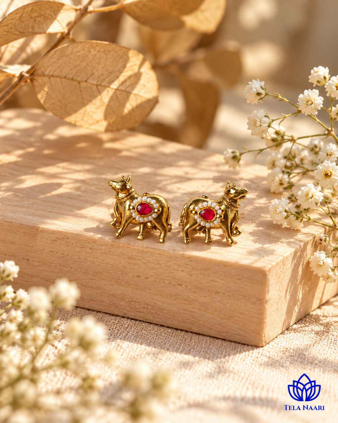 Nandi Dual Tone Fushion Pachi Kundan Stud Earrings
