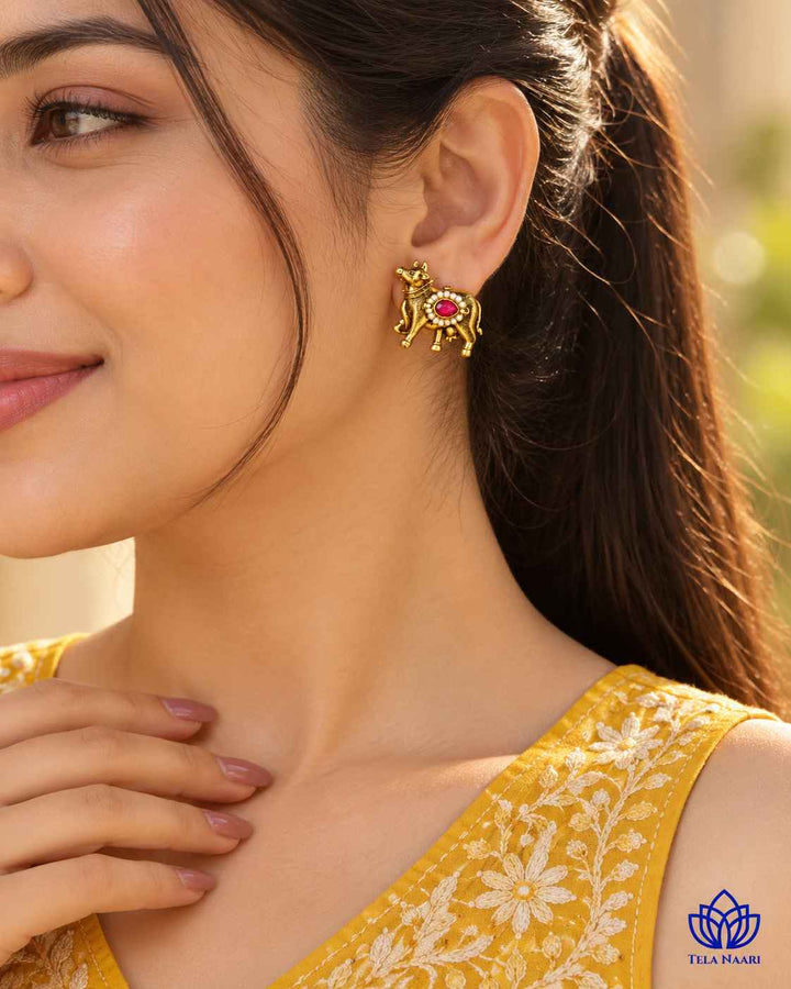 Nandi Dual Tone Fushion Pachi Kundan Stud Earrings