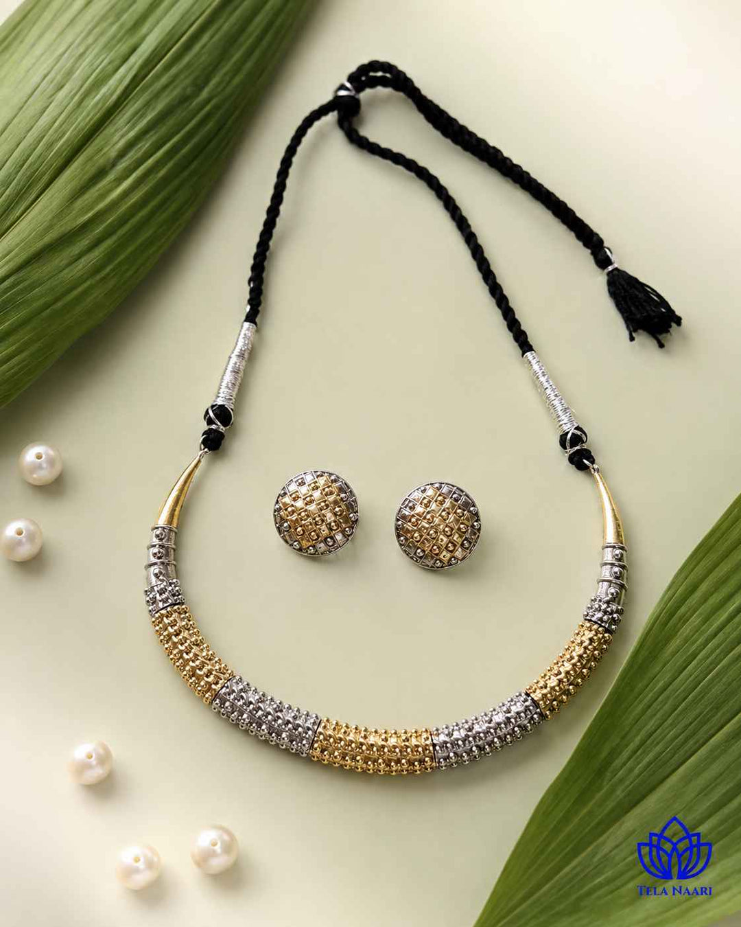 Nitya Silver Plated Dual Tone Hasli Necklace Set