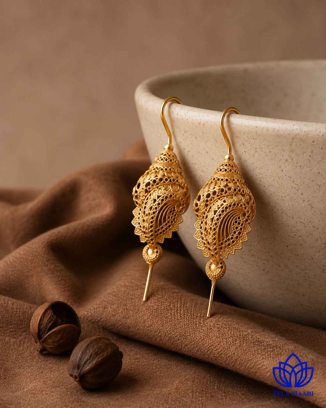 Gold Tone Paisley Earcuff