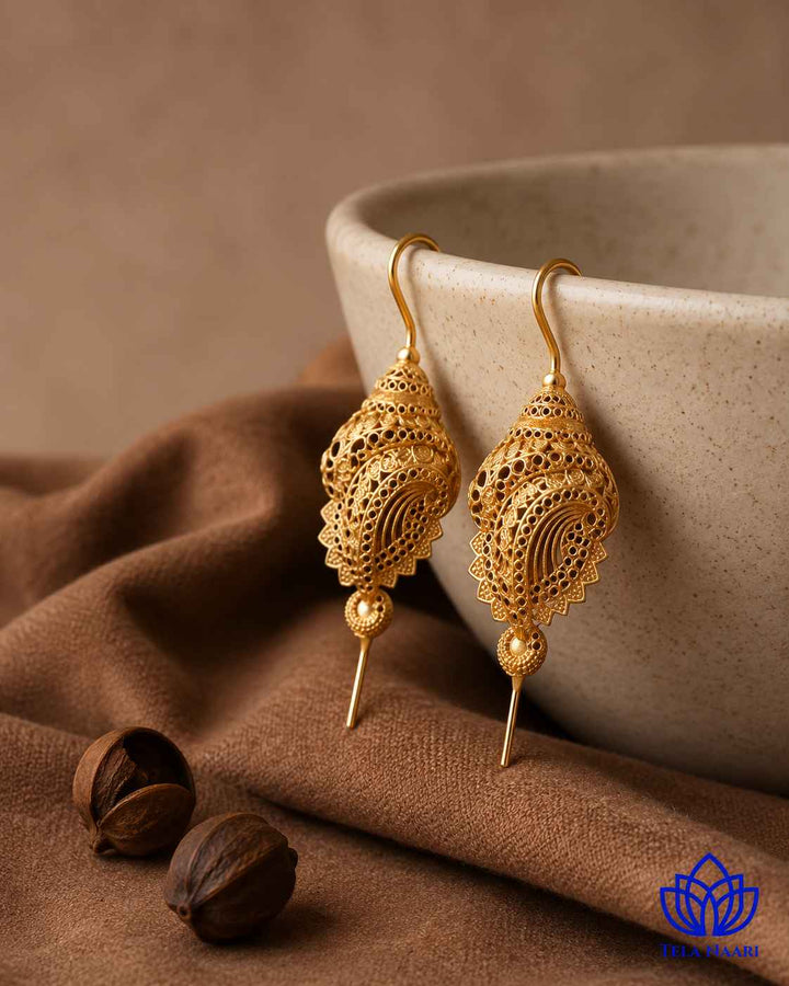 Gold Tone Paisley Earcuff