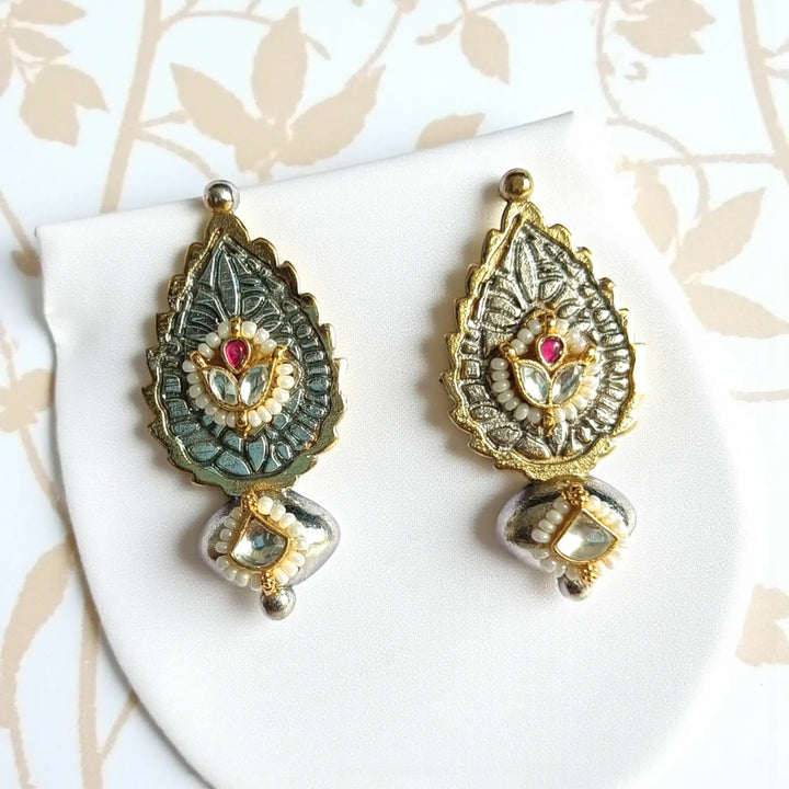 Ayati Dual Tone Pachi Kundan Fusion Silver Oxidised Earrings
