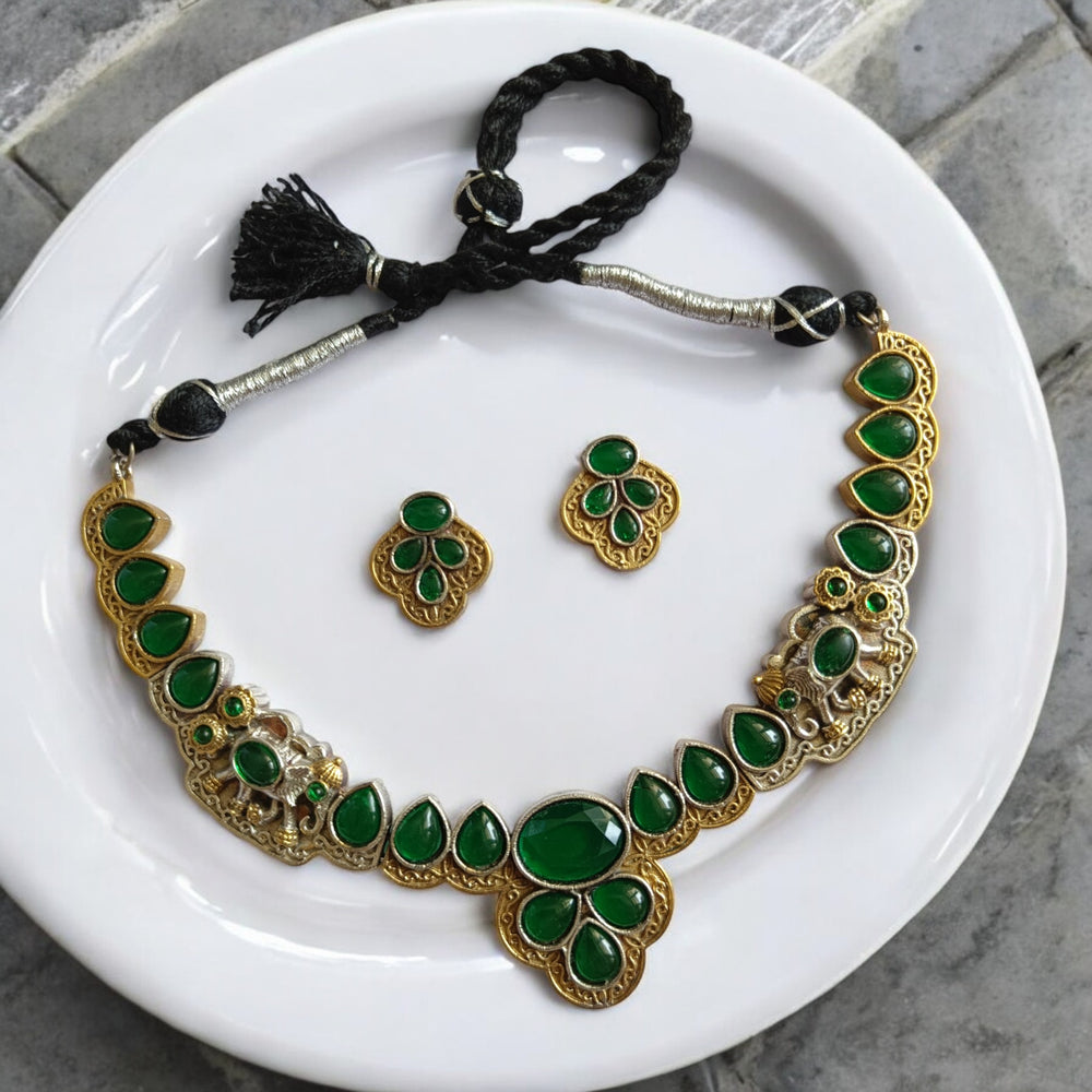 SILVER LOOK ALIKE NECKLACE WITH EARRINS ASTER GREEN - TelaNaari