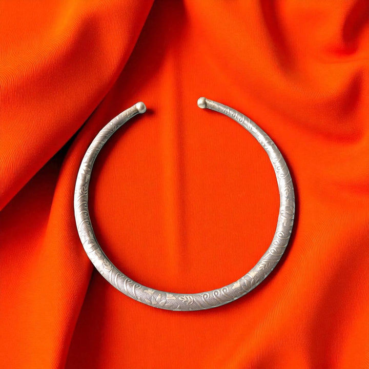 Floral Aditi Silver-Plated Hasli Necklace