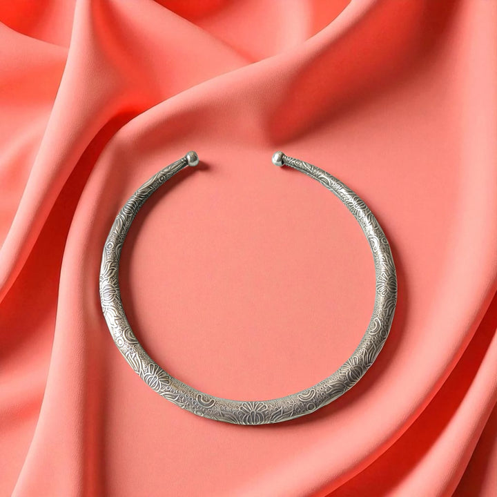 Avni Ornate Floral Brass Hasli