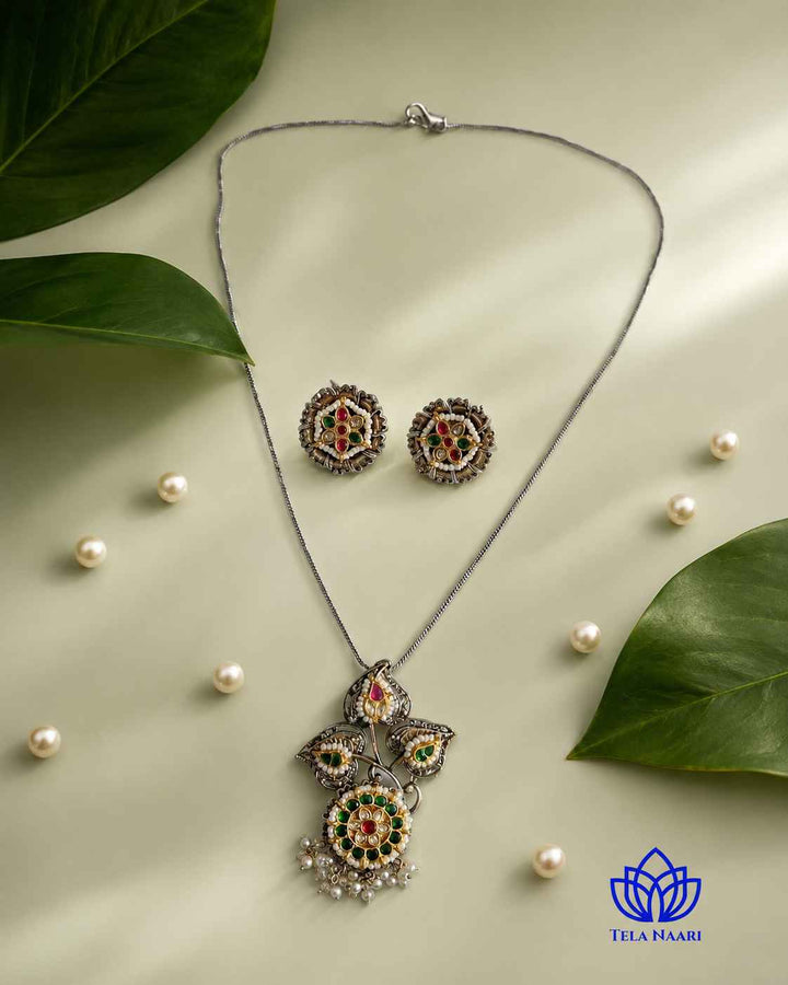 Meenakshi Dual Tone Pachi Kundan Necklace Set