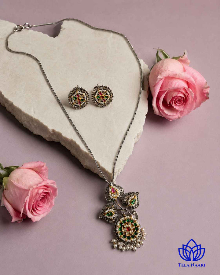 Meenakshi Dual Tone Pachi Kundan Necklace Set