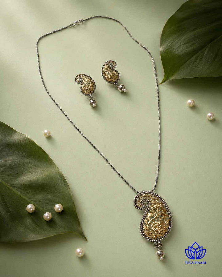 Jhanvi Gold Plated Dual Stone Necklace Set