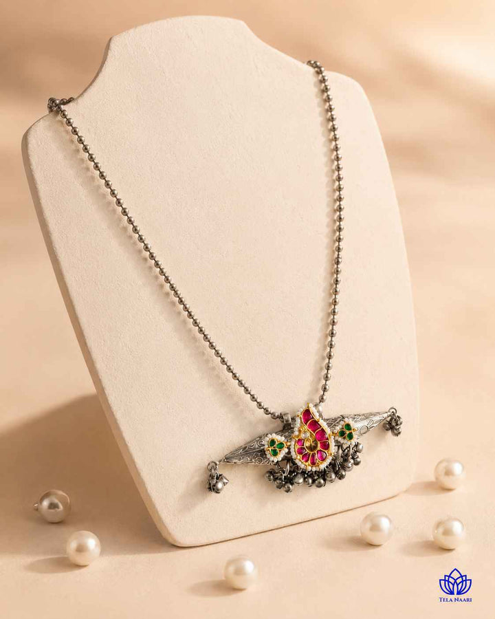 Indumati Pachi Kundan Dual Tone Necklace