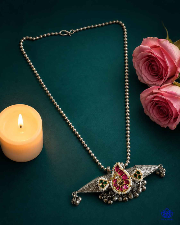 Indumati Pachi Kundan Dual Tone Necklace