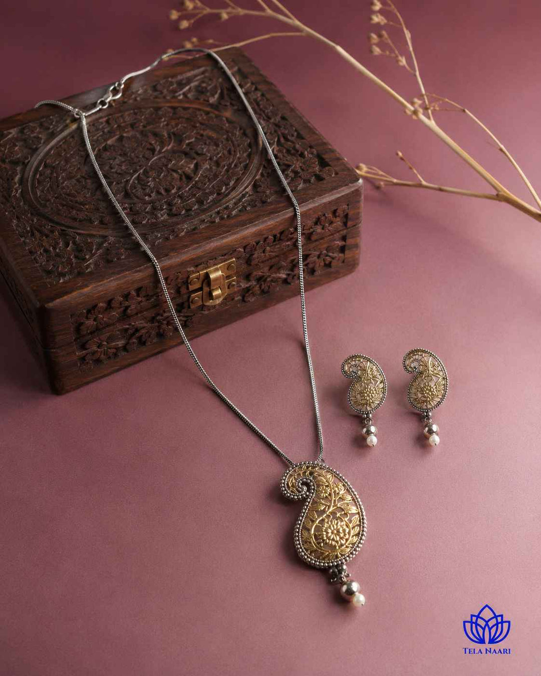 Jhanvi Gold Plated Dual Stone Necklace Set