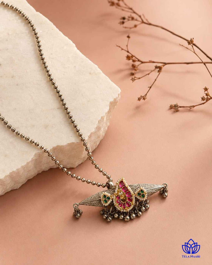 Indumati Pachi Kundan Dual Tone Necklace