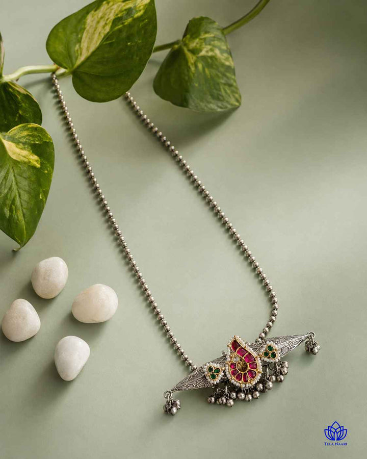 Indumati Pachi Kundan Dual Tone Necklace