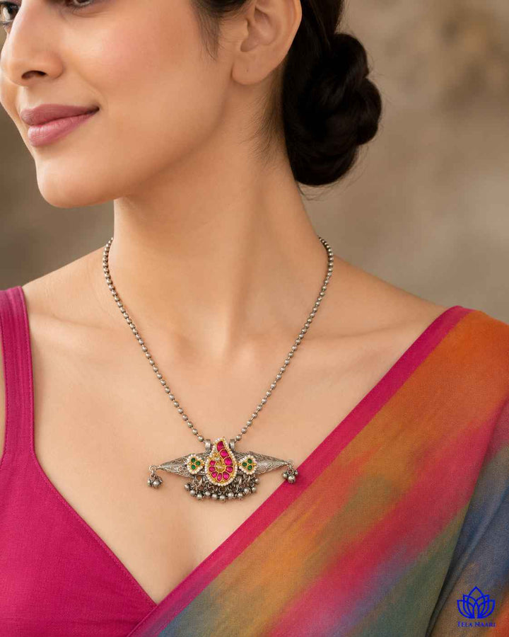 Indumati Pachi Kundan Dual Tone Necklace