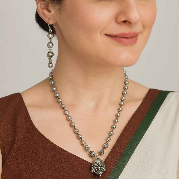Oxidised Silver-Platet Necklace Set – Temple-Inspired Jhumka Pendant & Earrings