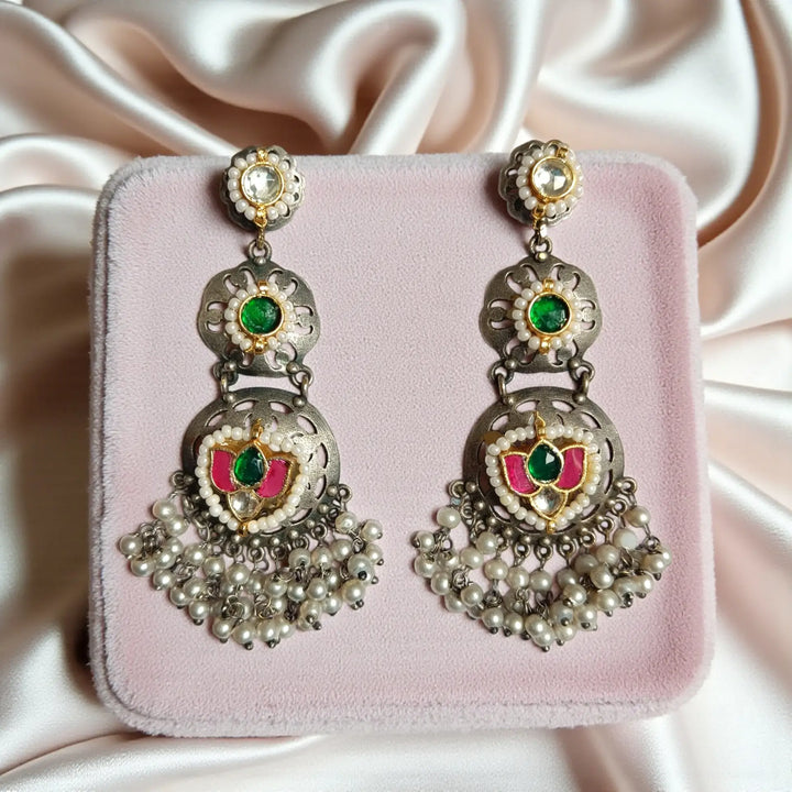 Telanaari Elegant Gita Dual Tone Fushion Pachi Kundan Silver Plated Earrings