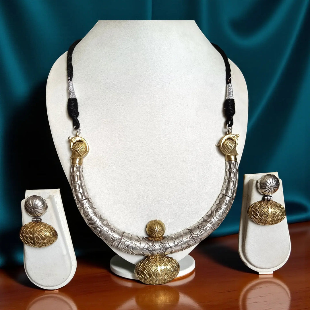 Antique Dual Tone Chitai Silver Oxidised Hasli Necklace Set
