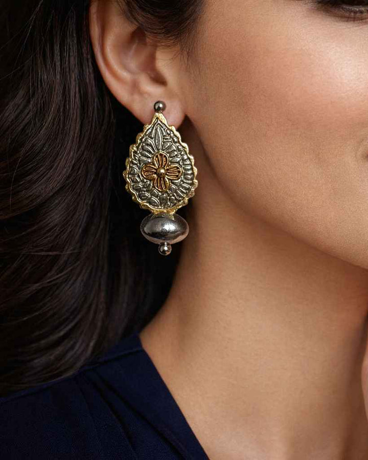 Tela Naari Classic Antique Anandita Dual Tone Silver-Plated Earrings
