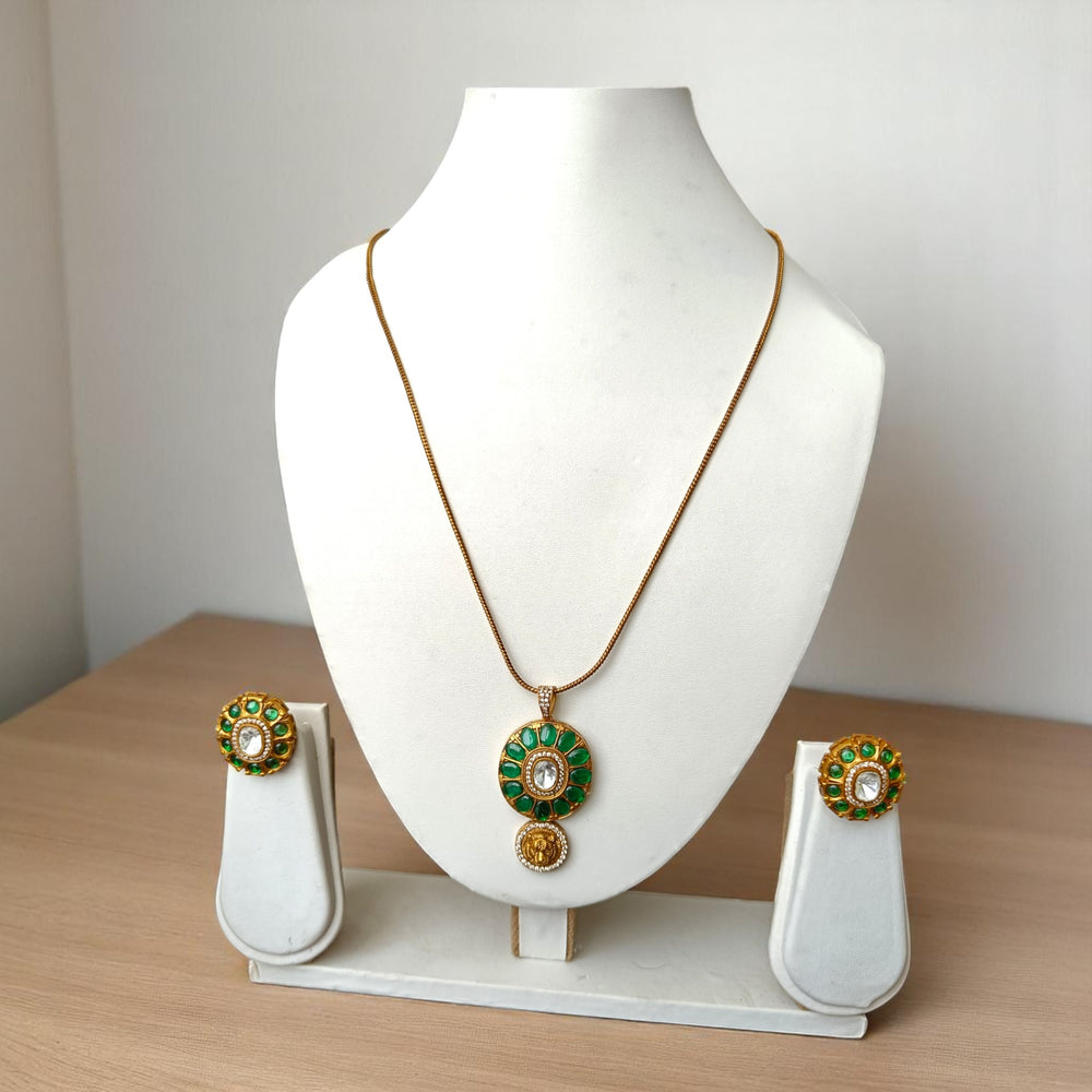 Tela Naari Emerald Green Aura Gold-Plated Necklace Set - TelaNaari