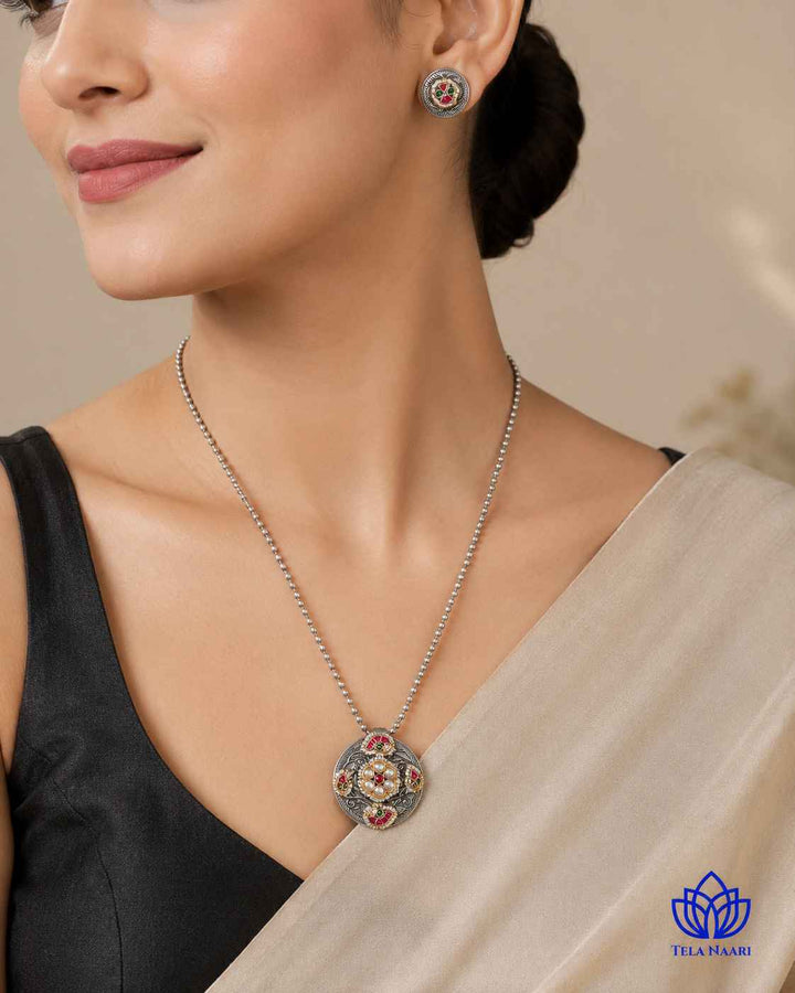 Indu Pachi Kundan Dual Tone Necklace Set
