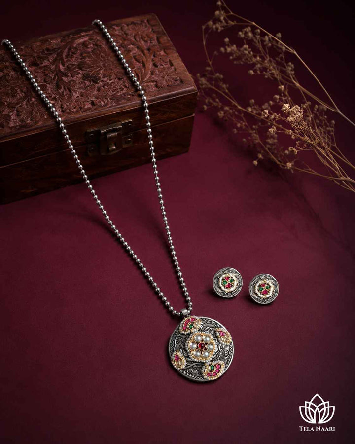 Indu Pachi Kundan Dual Tone Necklace Set