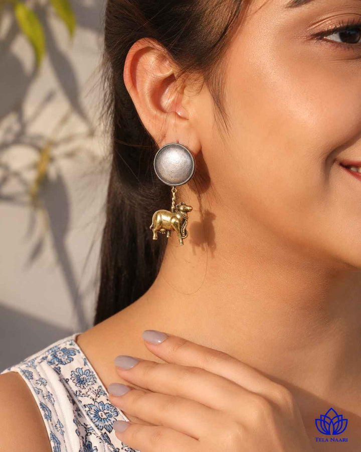 Push back with stopper closure keeps this earring secure comfortably.