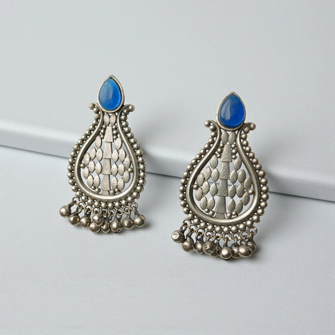Umeshwari oxidised silver pearl earrings with blue accents — perfect for office chic, brunch styling, and daytime ethnic wear.
