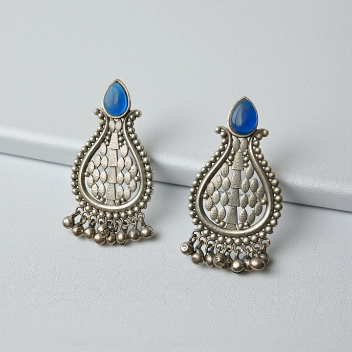 Umeshwari oxidised silver pearl earrings with blue accents — perfect for office chic, brunch styling, and daytime ethnic wear.
