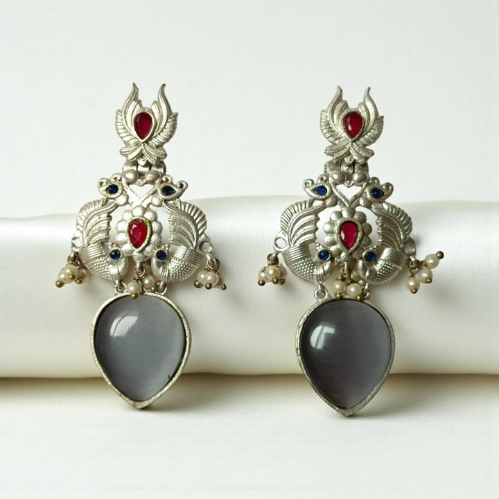 Gyada oxidised silver dangler earrings in off white — timeless and elegant for weddings, formal occasions, and ethnic classics.
