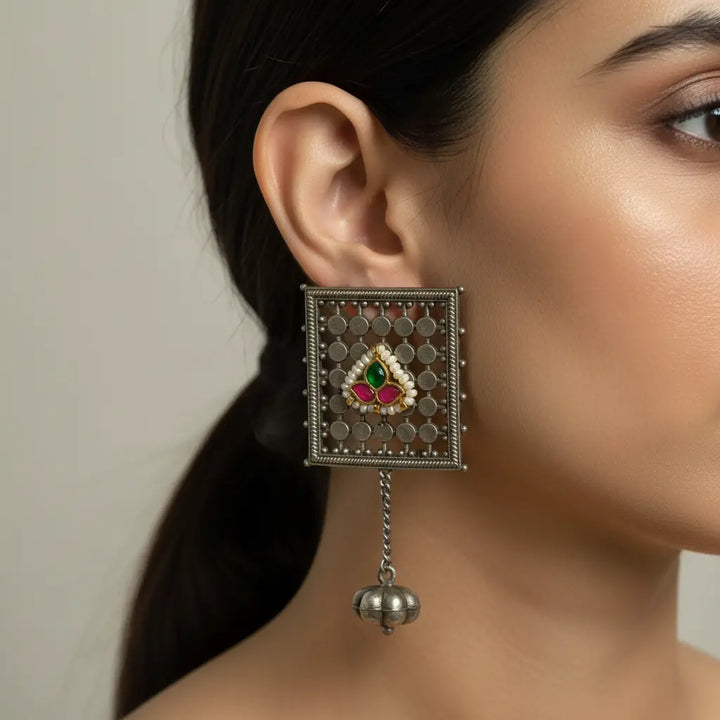 Telanaari Elegant Neha Dual Tone Fushion Pachi Kundan Silver Plated Earrings
