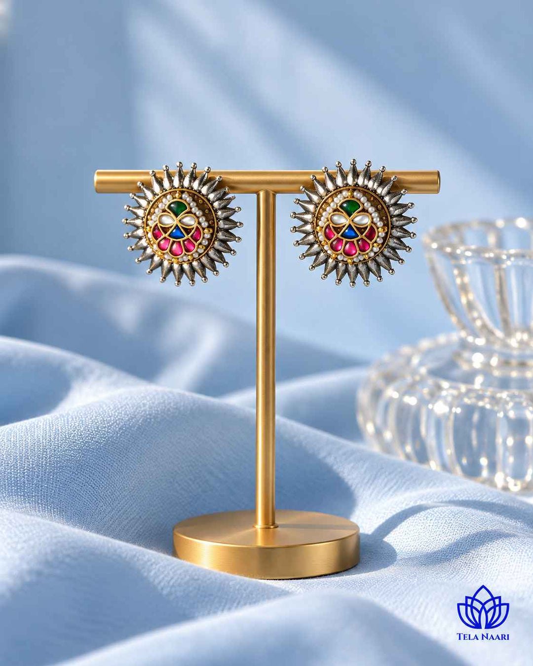 Compact 1.5-inch silhouette defines the shape of this stud.
