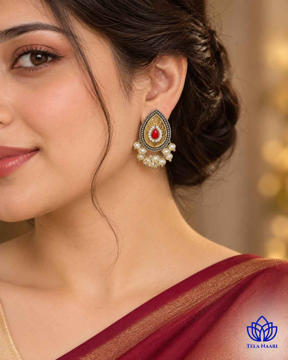 Dual-tone plating covers the surface of this kundan stud.