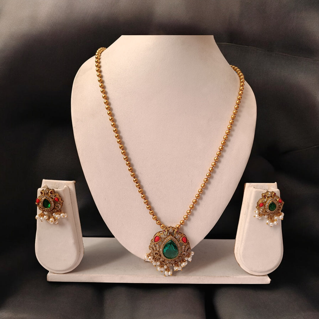 Dual-tone silver-plated finish covers the surface of this necklace.