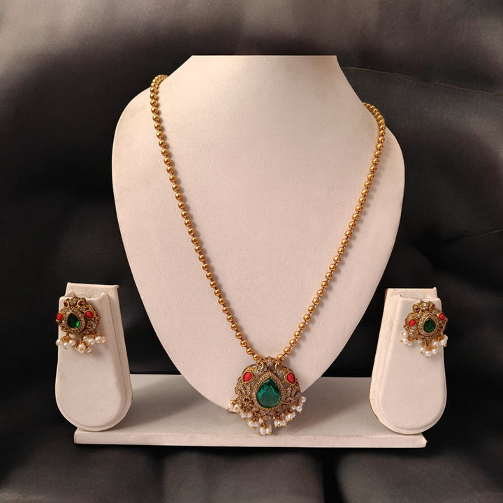 Dual-tone silver-plated finish covers the surface of this necklace.