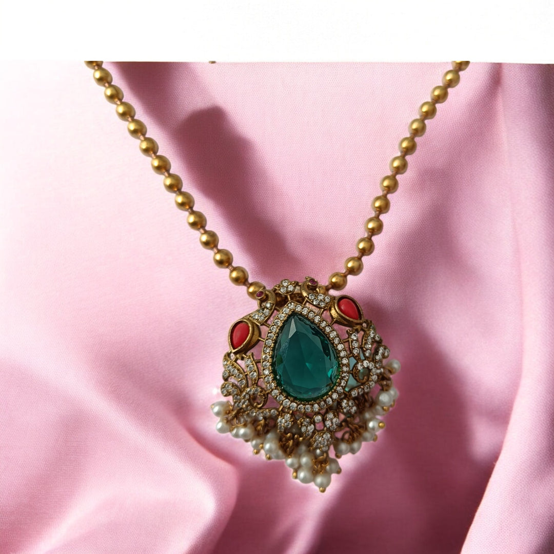 Silver-plated chain forms the choker style of this necklace set.