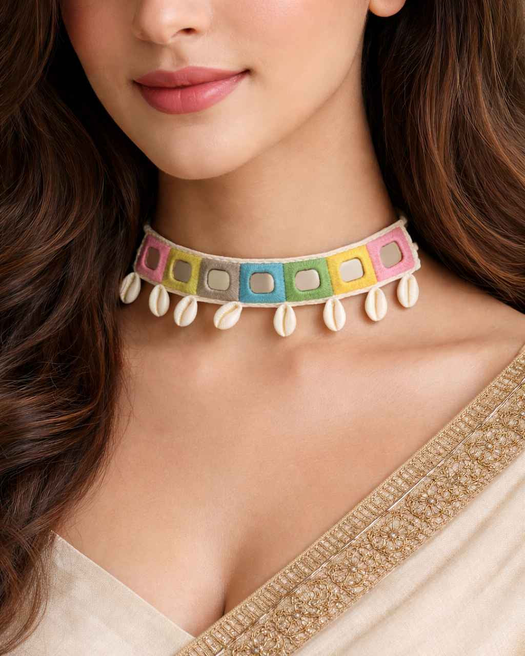 Soft pastel cotton threads shape the silhouette of this choker.