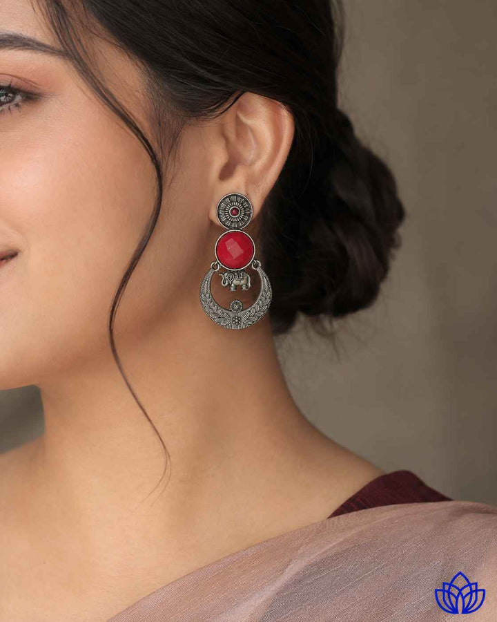 Push back with stopper closure keeps this earring secure comfortably.