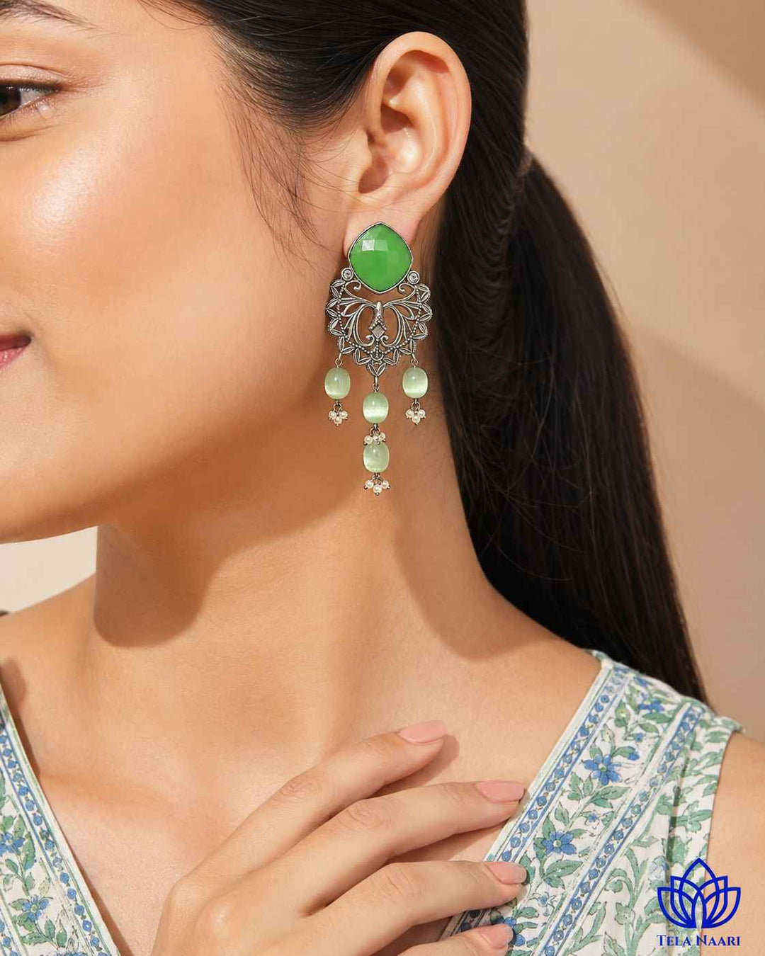 Push back with stopper closure keeps this earring secure comfortably.
