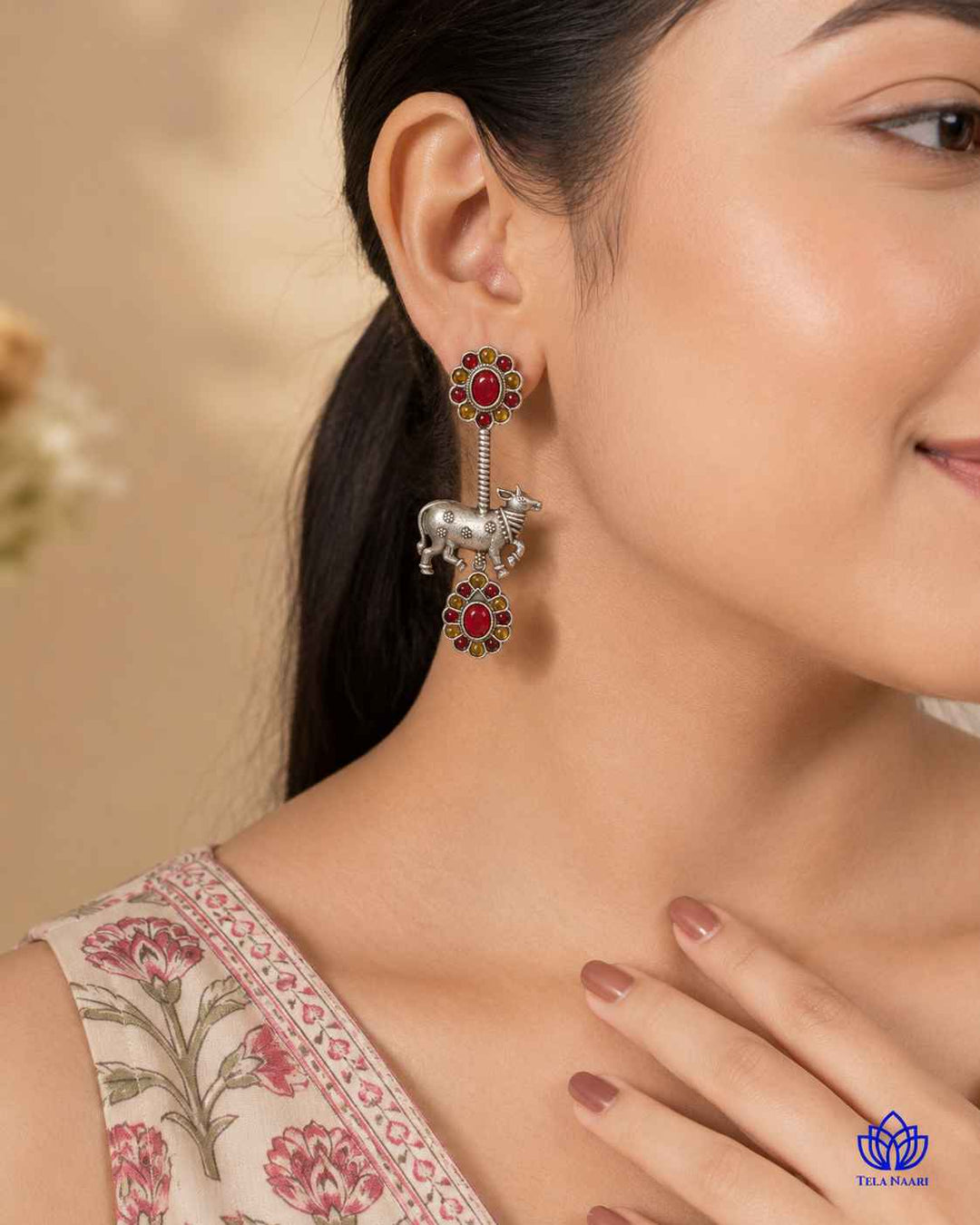 Push back with stopper closure keeps this earring secure comfortably.