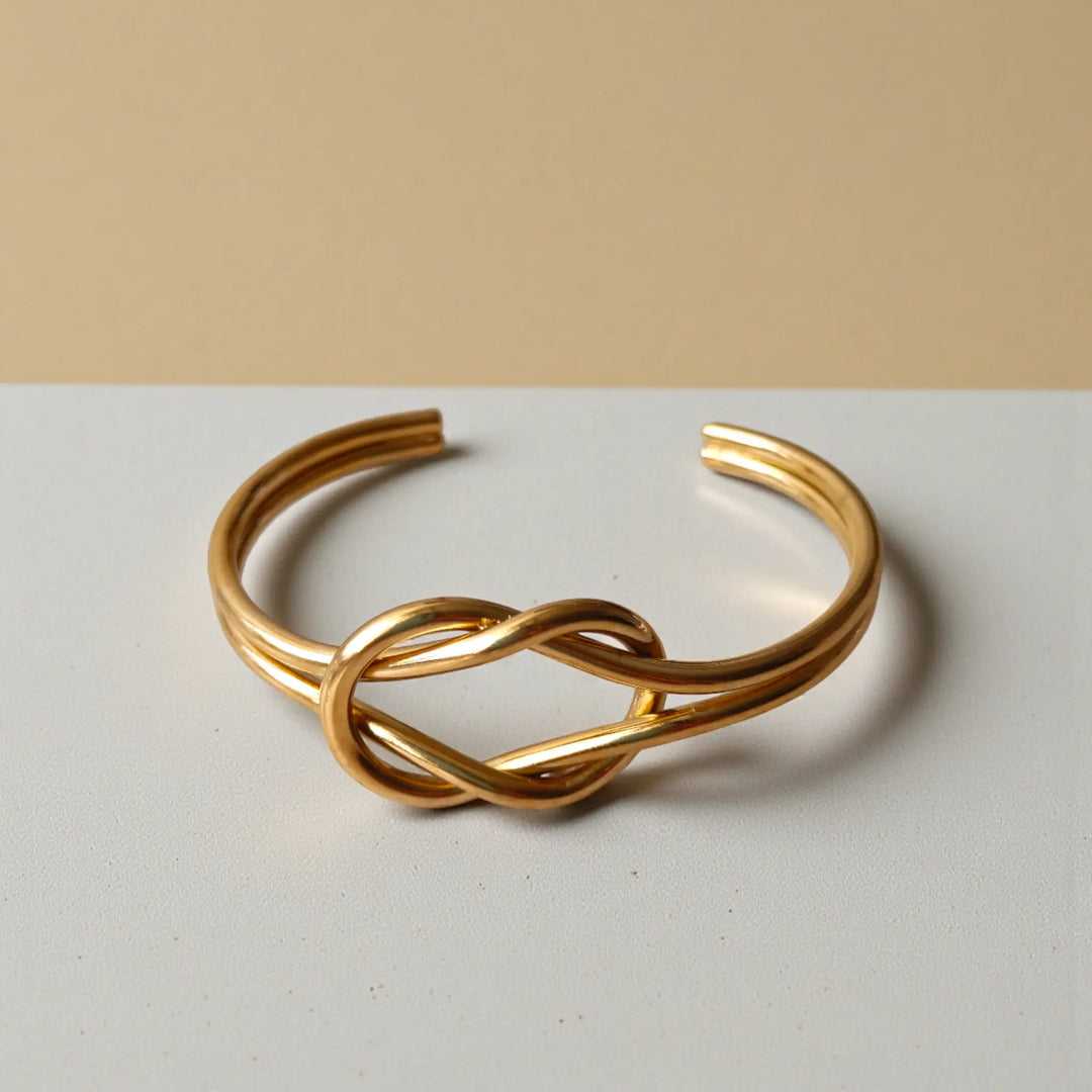 Stainless steel construction supports the anti-tarnish finish of this cuff.